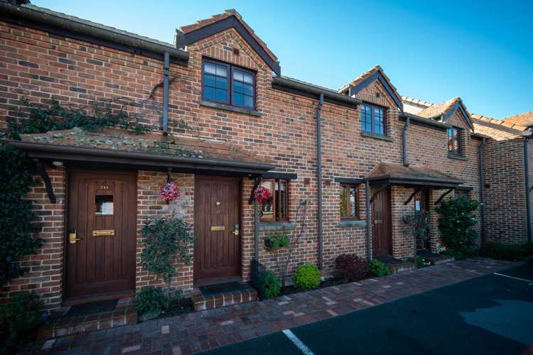 10/7 Quiet Woman Way Monaco_0