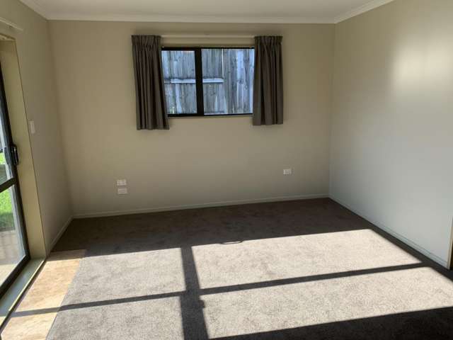 100 Barrington Drive Huntington_4