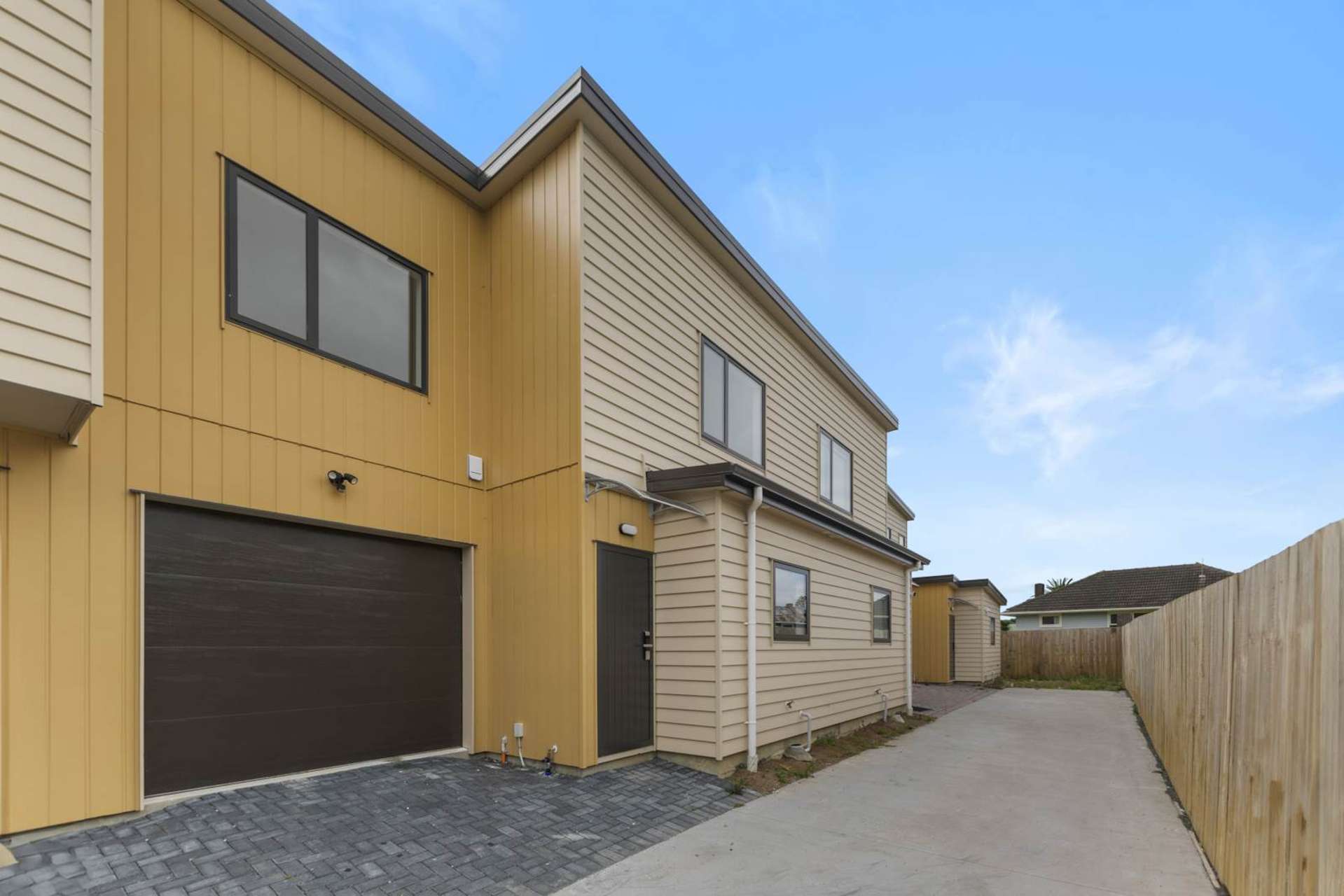 2/11 Angus Street Otara_0