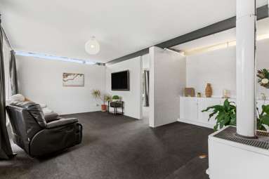 21 Lawrence Cresent_1