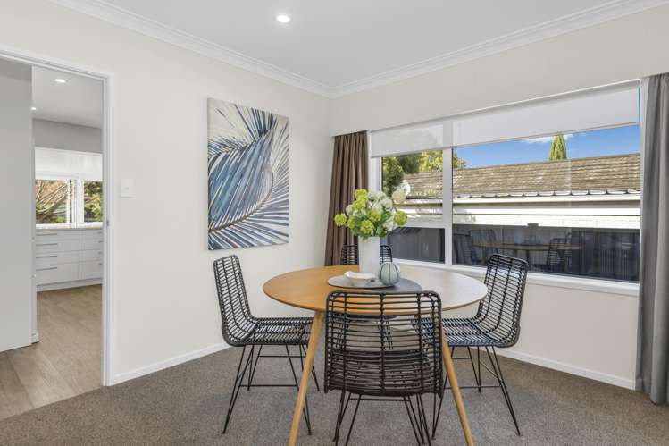 12 Mirrabooka Avenue Botany Downs_10