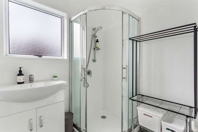 1/40 Vodanovich Road Te Atatu South_6