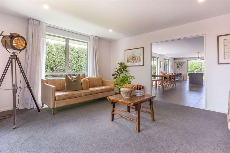 14 Riverwood Boulevard Redwood_11