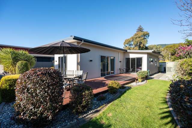 Private Modern Living