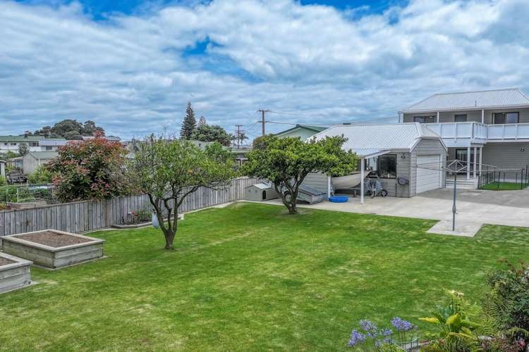 7 West Crescent Te Puru_28