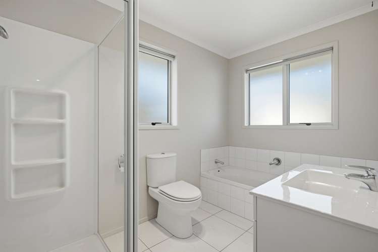 9 Barossa Way Brookfield_12