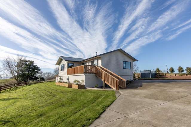 Stunning Views, Space to Breathe & Room for Toys!