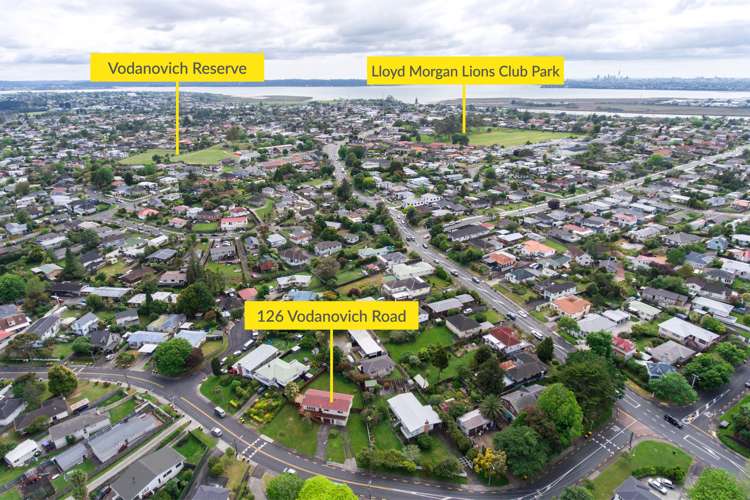 126 Vodanovich Road Te Atatu South_17