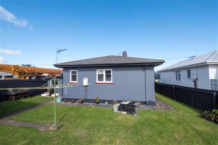 8 Wellington Street Hawera_10