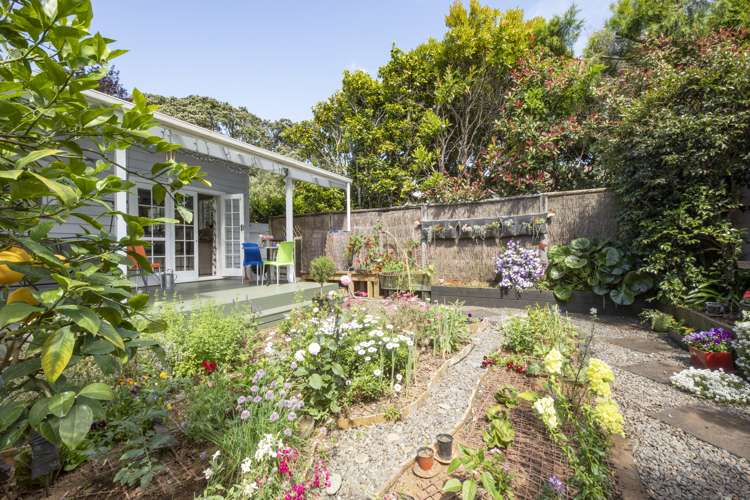 15 Fairholme Avenue Epsom_16