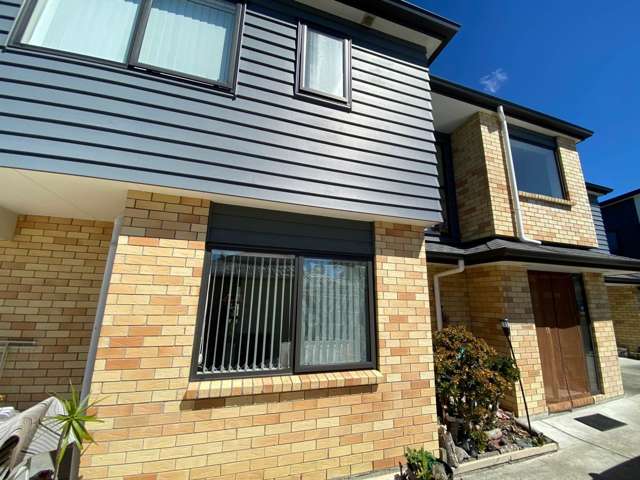 3 Bedrooms flat in Mt Wellington for rent