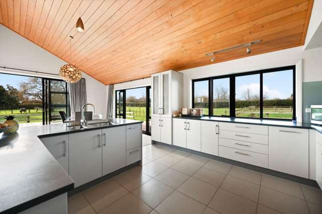59 Racecourse Road 11373_4