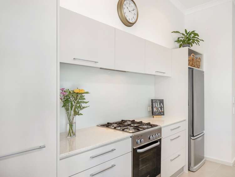 5 Eaves Bush Parade_4