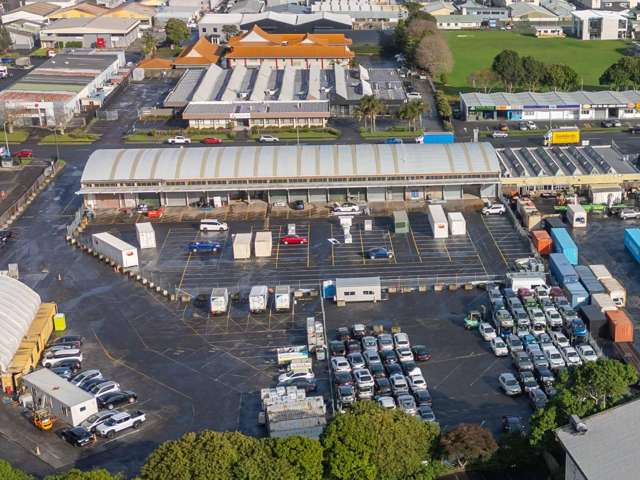 Warehouse and Yard - Bayleys Master Agency