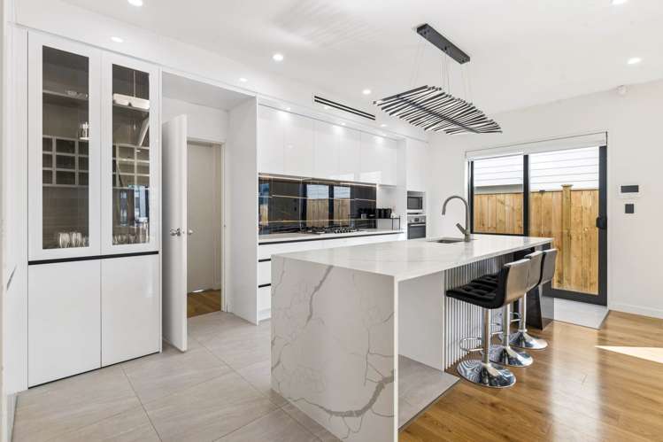 17 Tullymore Drive Flat Bush_5