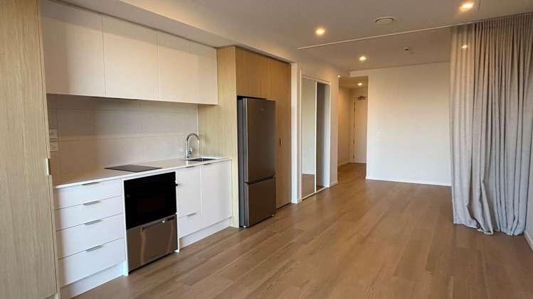 201/2B Te Ara Taurapa Point Chevalier_4
