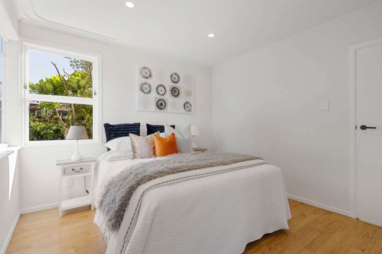 8 Surat Place Glen Eden_9
