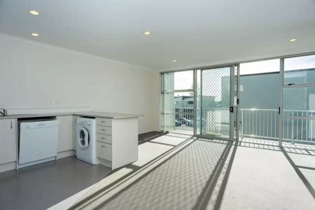 22/60 Parton Road 1131_1