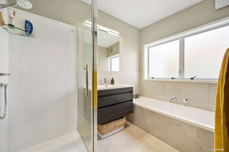 2/10 Dunn Place Farm Cove_19