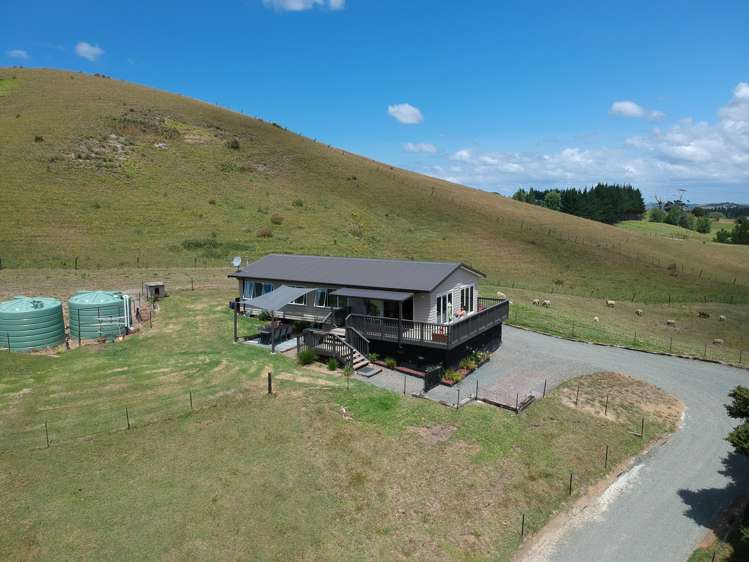 66 Puriri Glade Maungaturoto_32