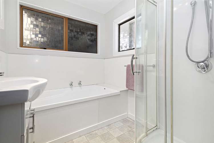 15a Kereru Bend Tawa_14