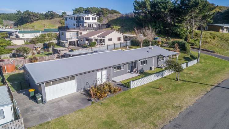 18 Chrystall Street Foxton Beach_0