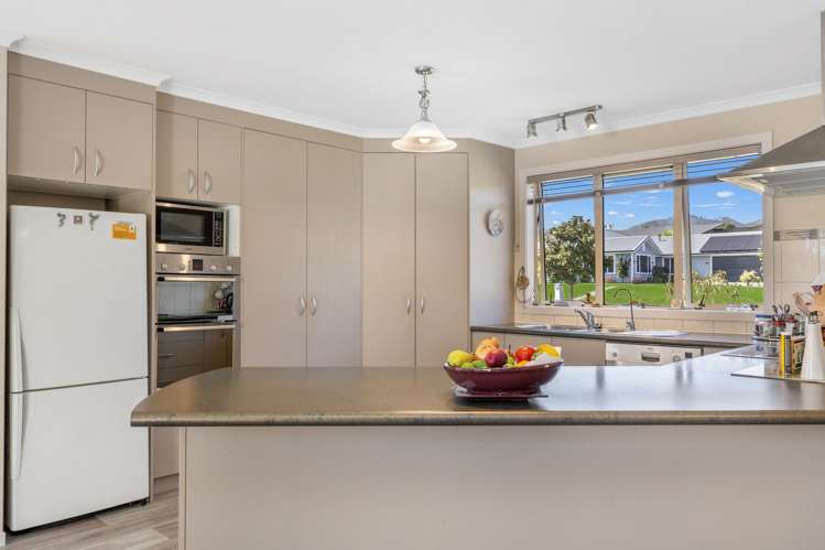 9 Magnolia Rise Waipahihi_12