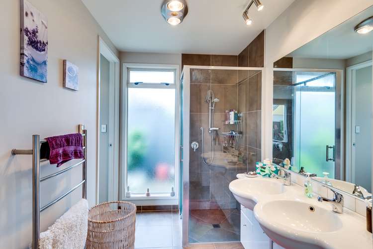 4 Tasman Drive Poraiti_10