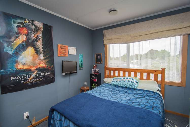 104 Pages Road Marchwiel_7