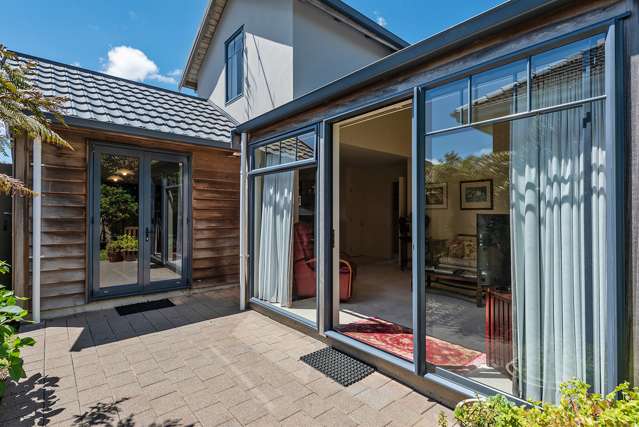 8 Samuel Parnell Road Karori_4