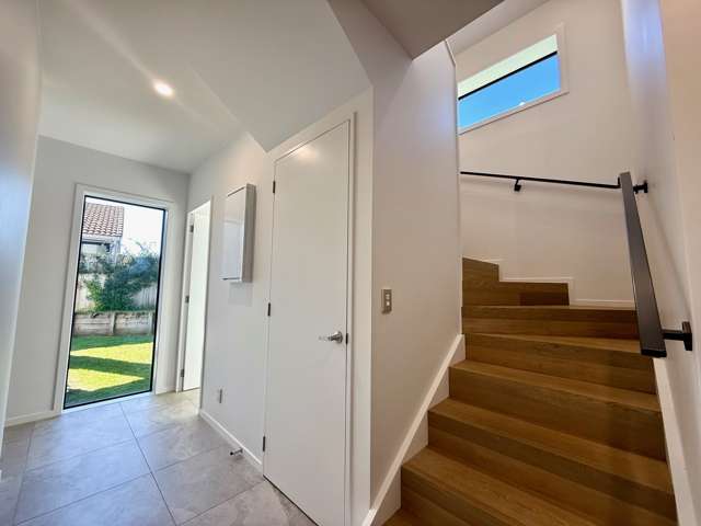 11/12 Stewart Street Raglan_2