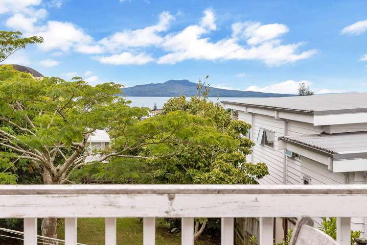 2/93 East Coast Road Castor Bay_8