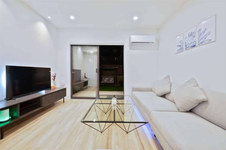 4 Treeline Lane Flat Bush_8