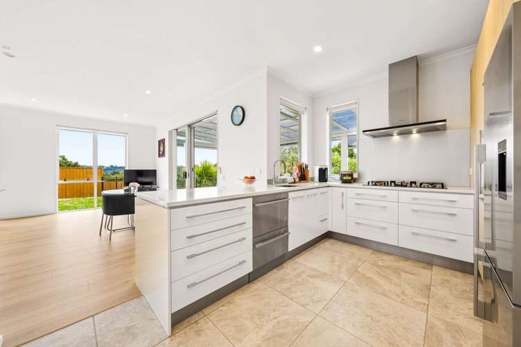 77 Mackay Drive Greenhithe_11