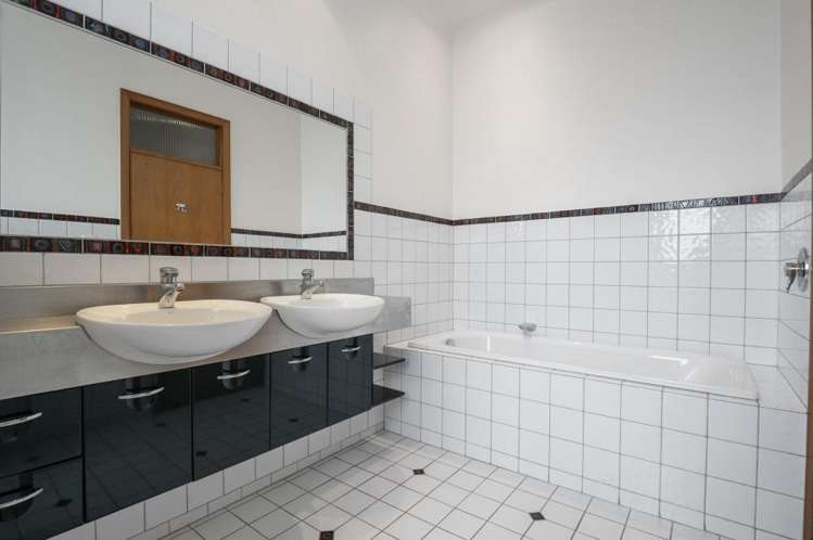 145 Queen Street 10888_22