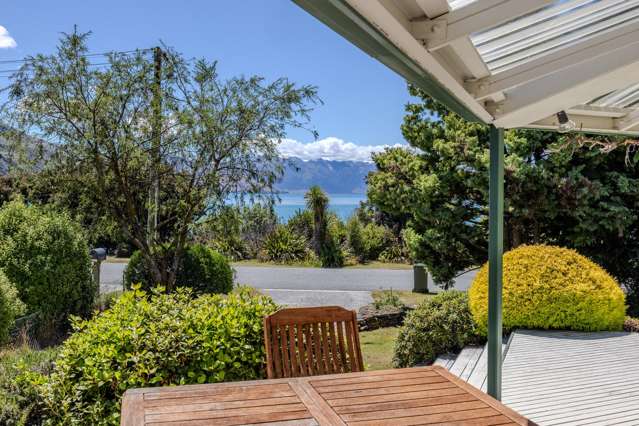28 Flora Dora Parade Lake Hawea_2