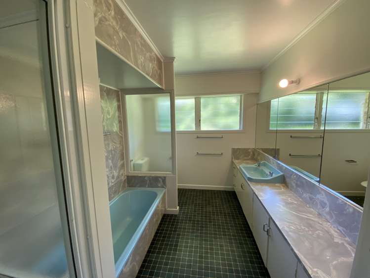 25 Highland Avenue Titirangi_9