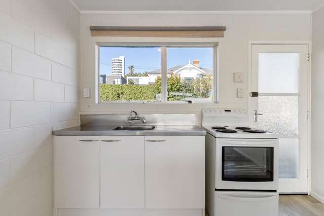 2/33 Curran Street Herne Bay_4