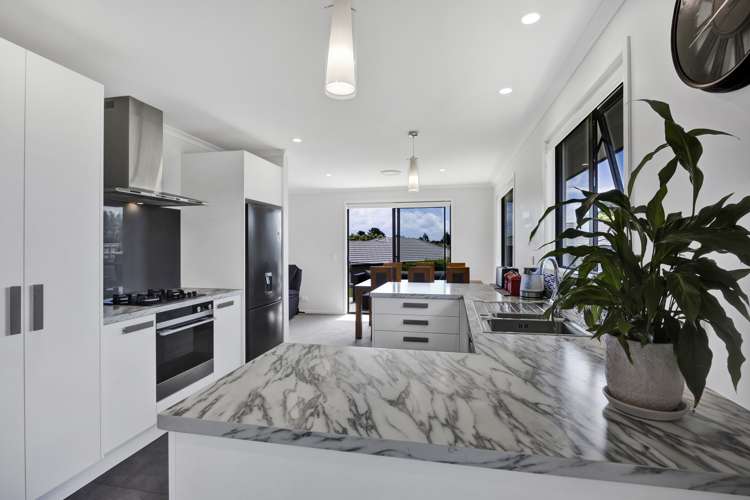 34 Honeyfield Drive Whalers Gate_2