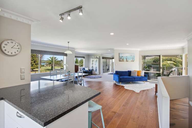 27 Stella Drive Clarks Beach_11