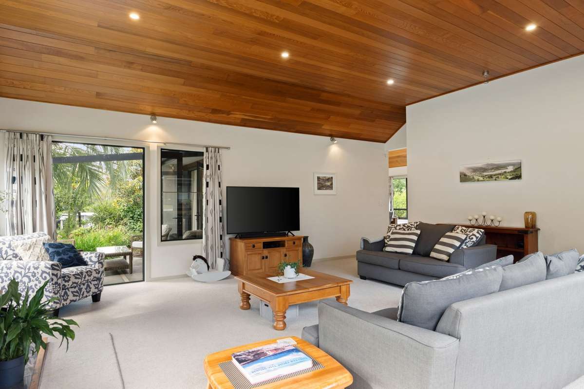 596 Riverside Road_1