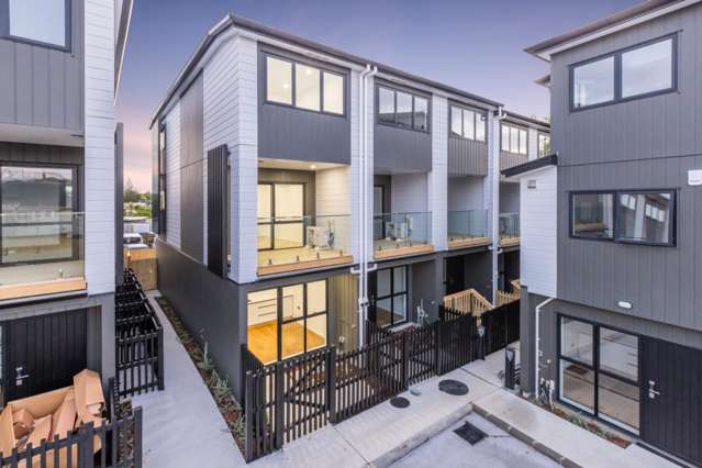 21/717- Sandringham Road 1781_3