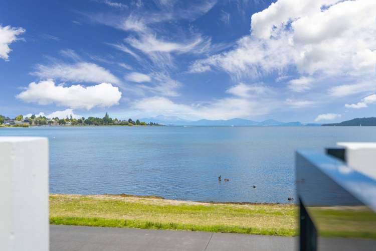 10/225 Lake Terrace Waipahihi_18