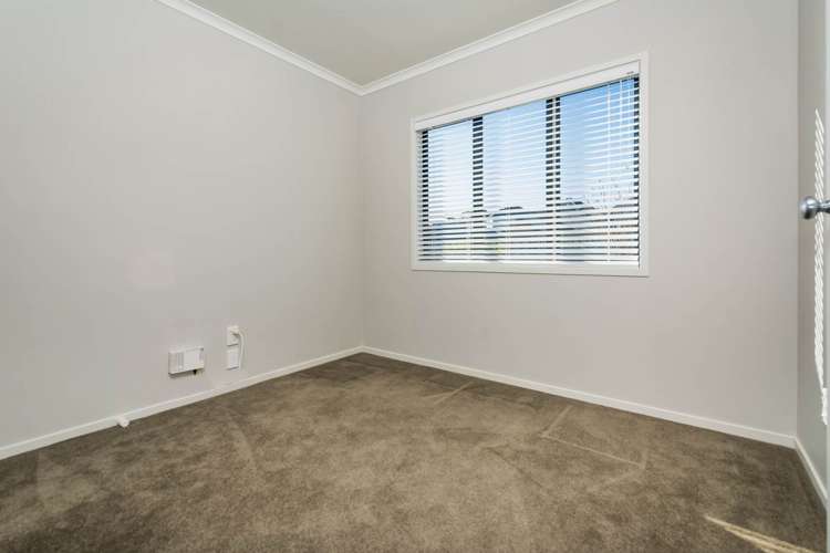 120 Fernhill Way Oteha_10