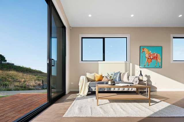 Motivated Vendor - Luxury Living by Weiti River