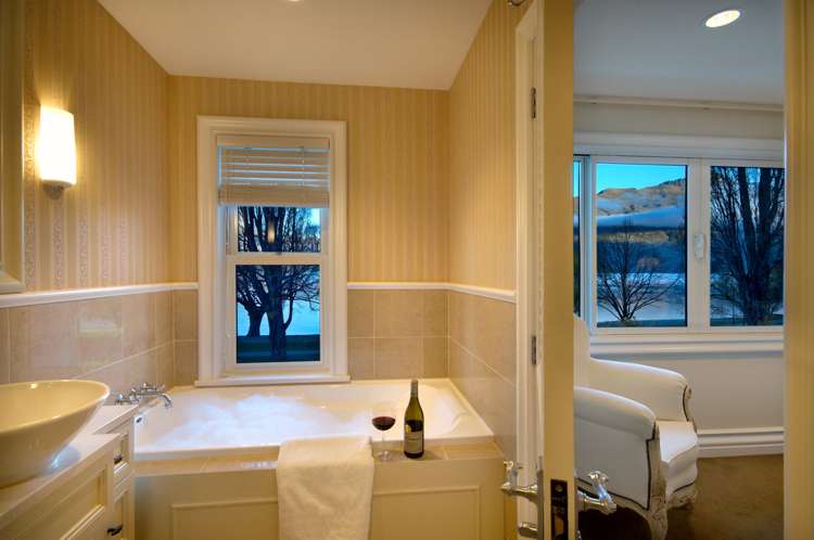 10/70 Lake Esplanade Queenstown_9