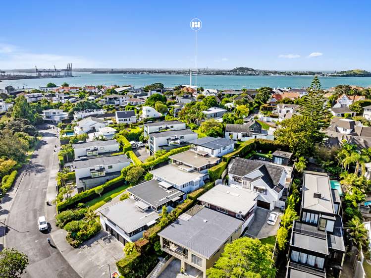 4/128 Paritai Drive_0