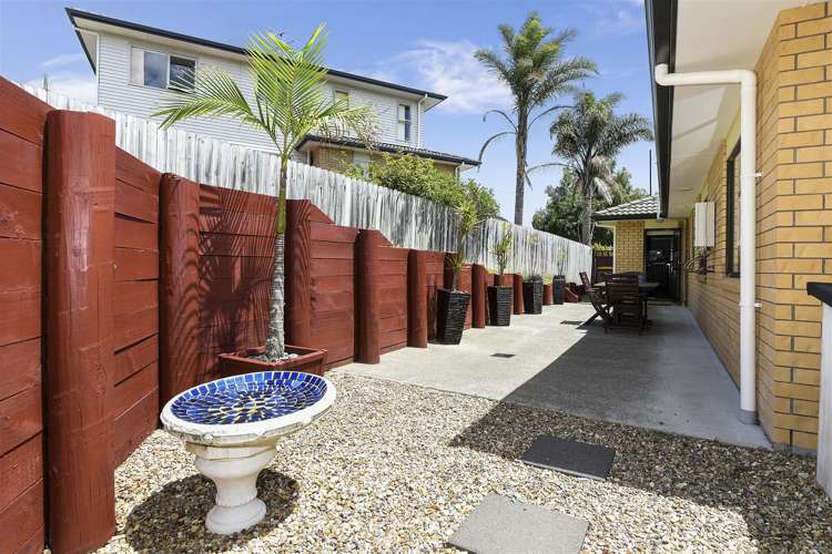 16 Leafield Crescent Henderson_16