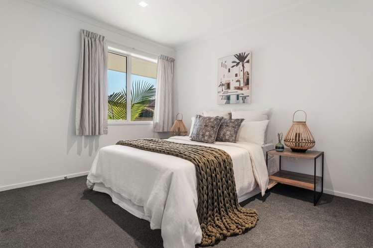 4 Fender Close Pyes Pa_9