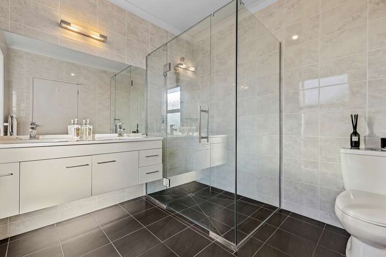 7 Barnsley Crescent West Melton_10